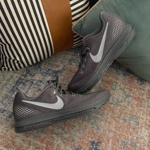NWOT NIKE ZOOM
